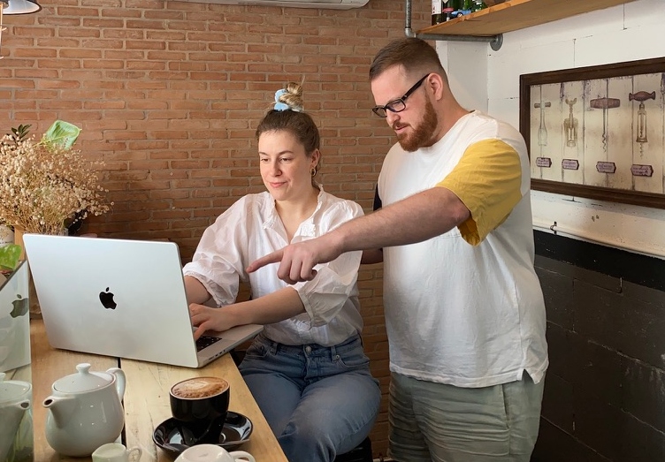 Jason and Petra building a JPcreates website together
